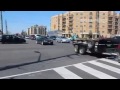 Пешеход решил поработать вместо светофора, чтобы не было пробок