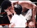 Мохаммед Али боксирует с маленьким мальчиком