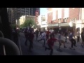 Сотни скейтеров перекрыли улицу в городе Остин, Техас